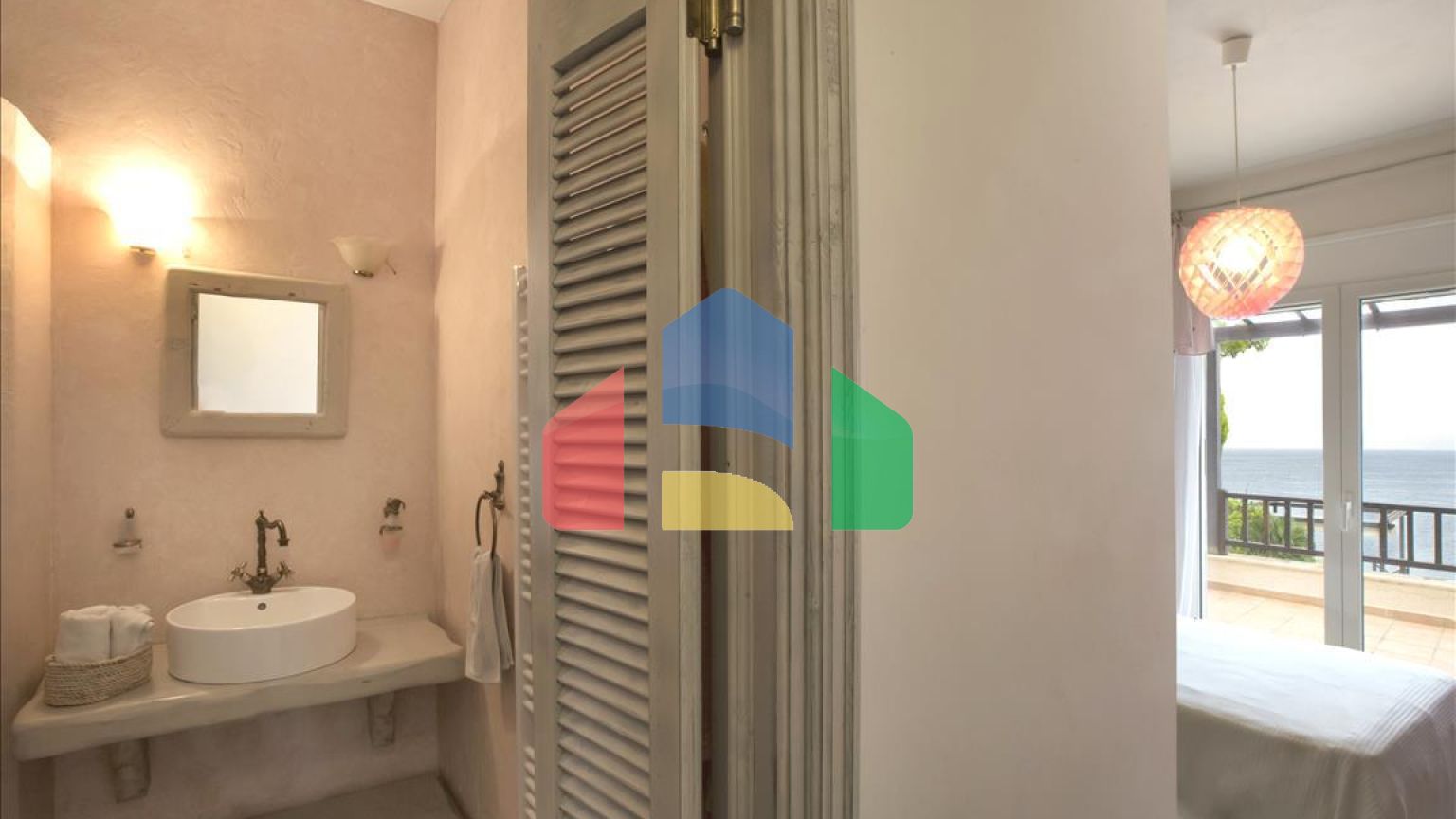 Продаж - Вілла 350 m² Евія