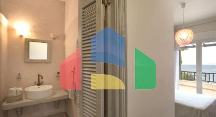 Продаж - Вілла 350 m² Евія