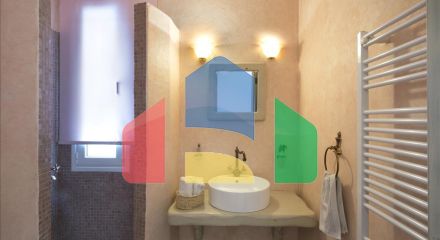 Продаж - Вілла 350 m² Евія