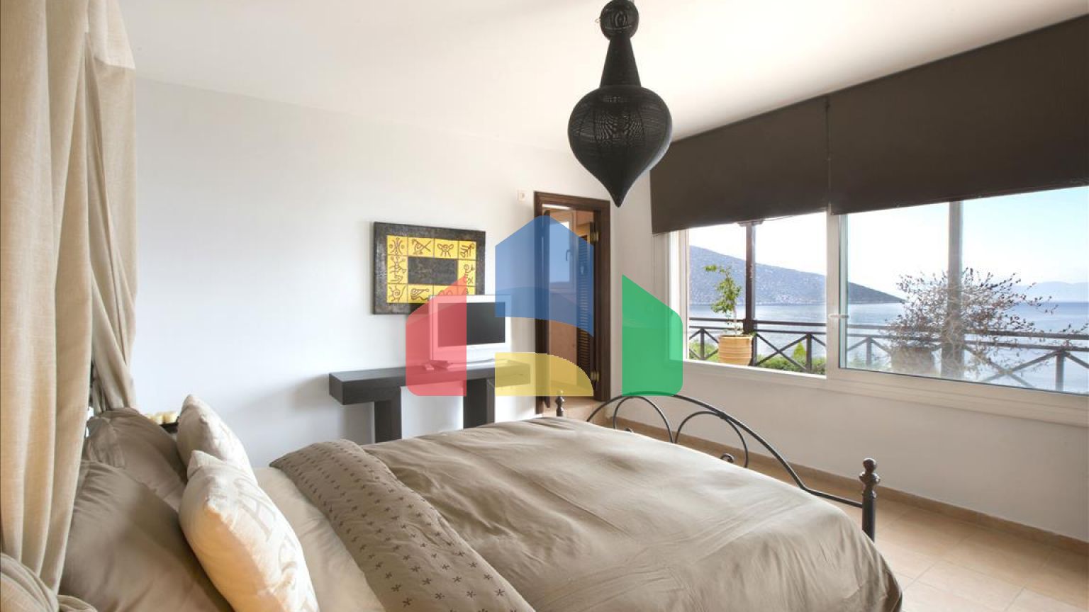 Продаж - Вілла 350 m² Евія