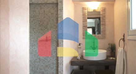 Продаж - Вілла 350 m² Евія