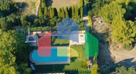 Продаж - Вілла 350 m² Евія