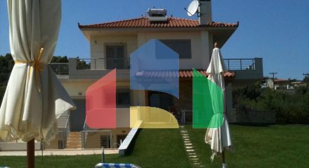 Продаж - Таунхаус 250 m² Евія