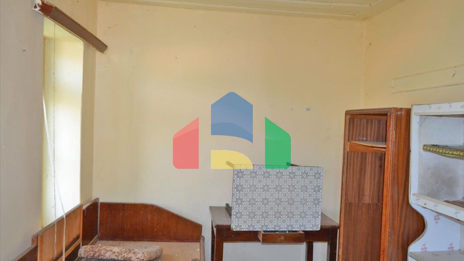 Продаж - Земельна ділянка 350 m² Евія