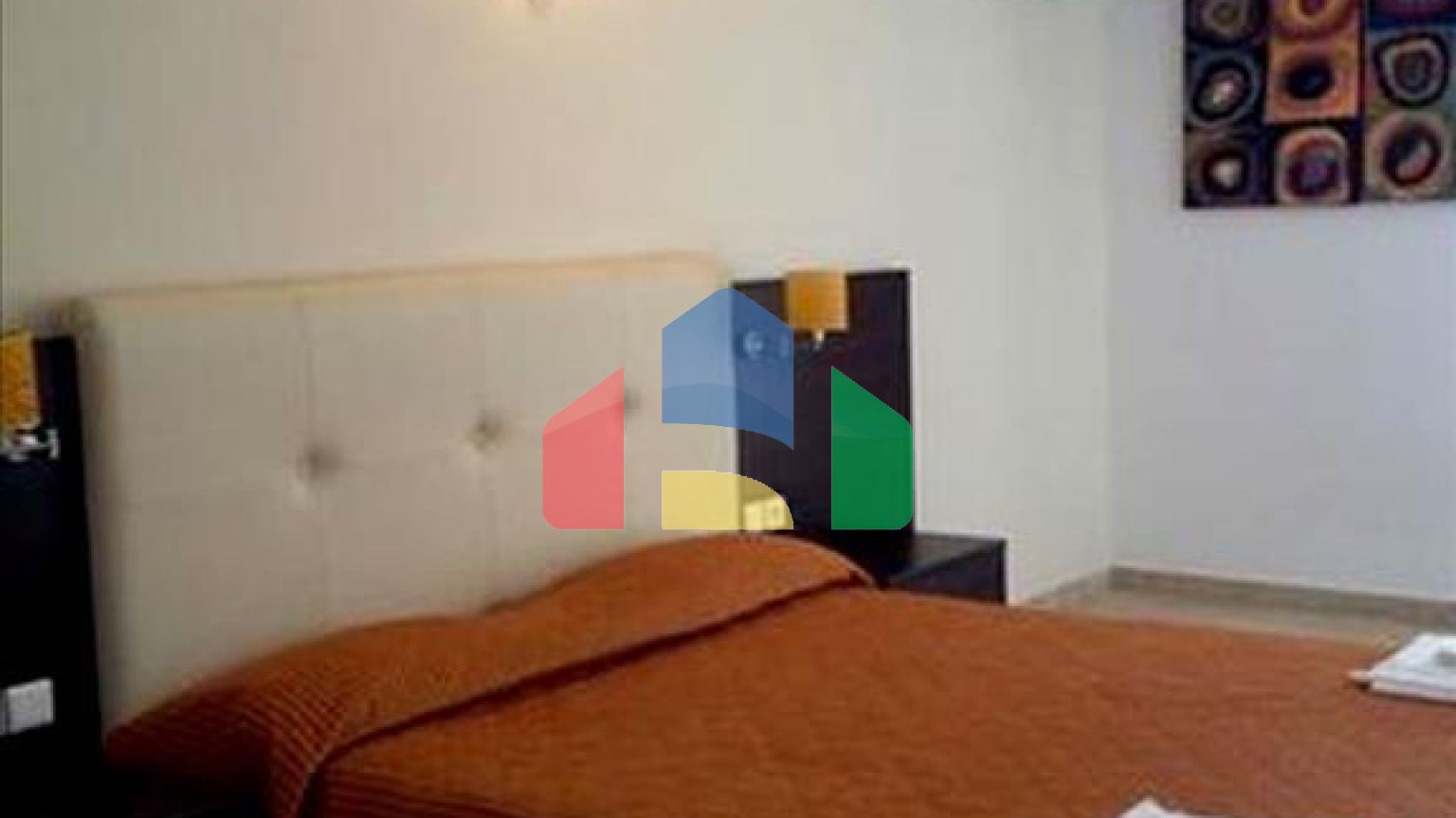 Продаж - Готель 700 m² Евія