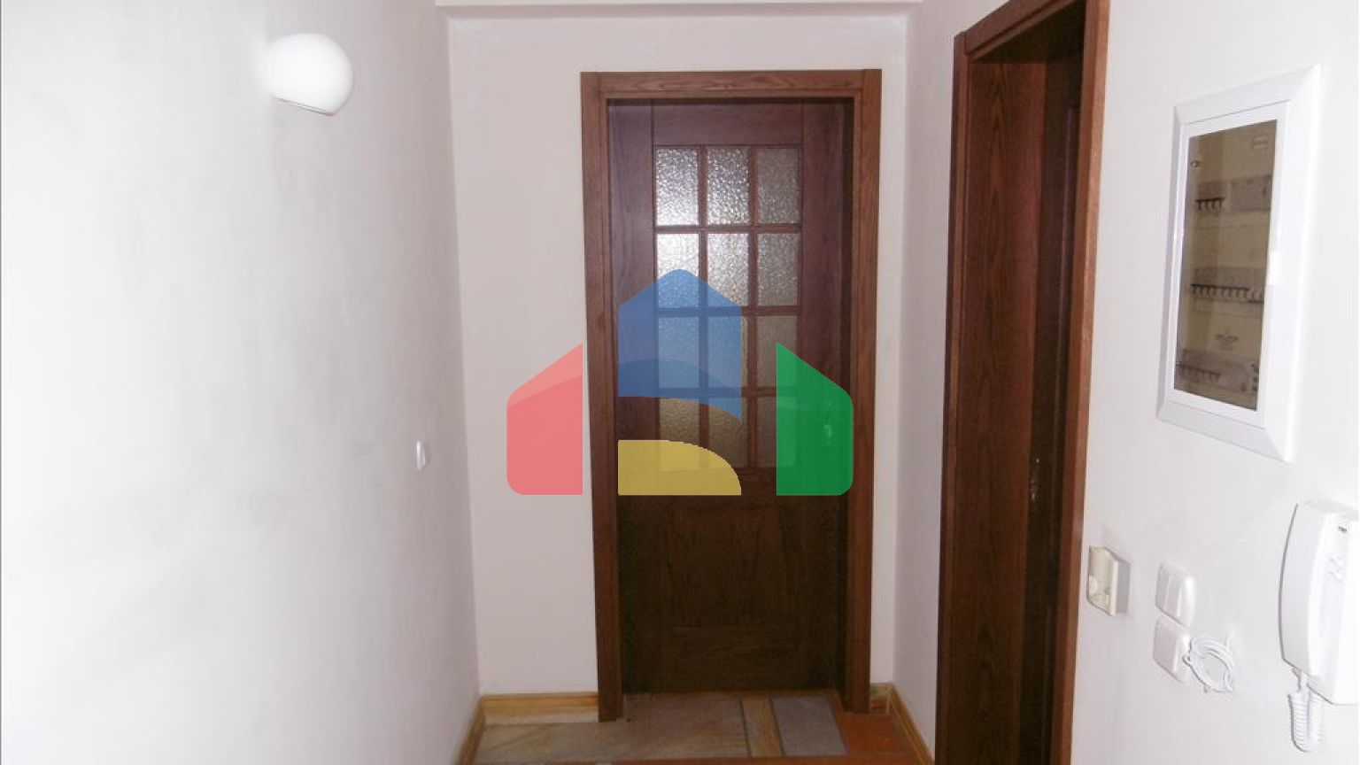 Продаж - Котедж 420 m² Евія