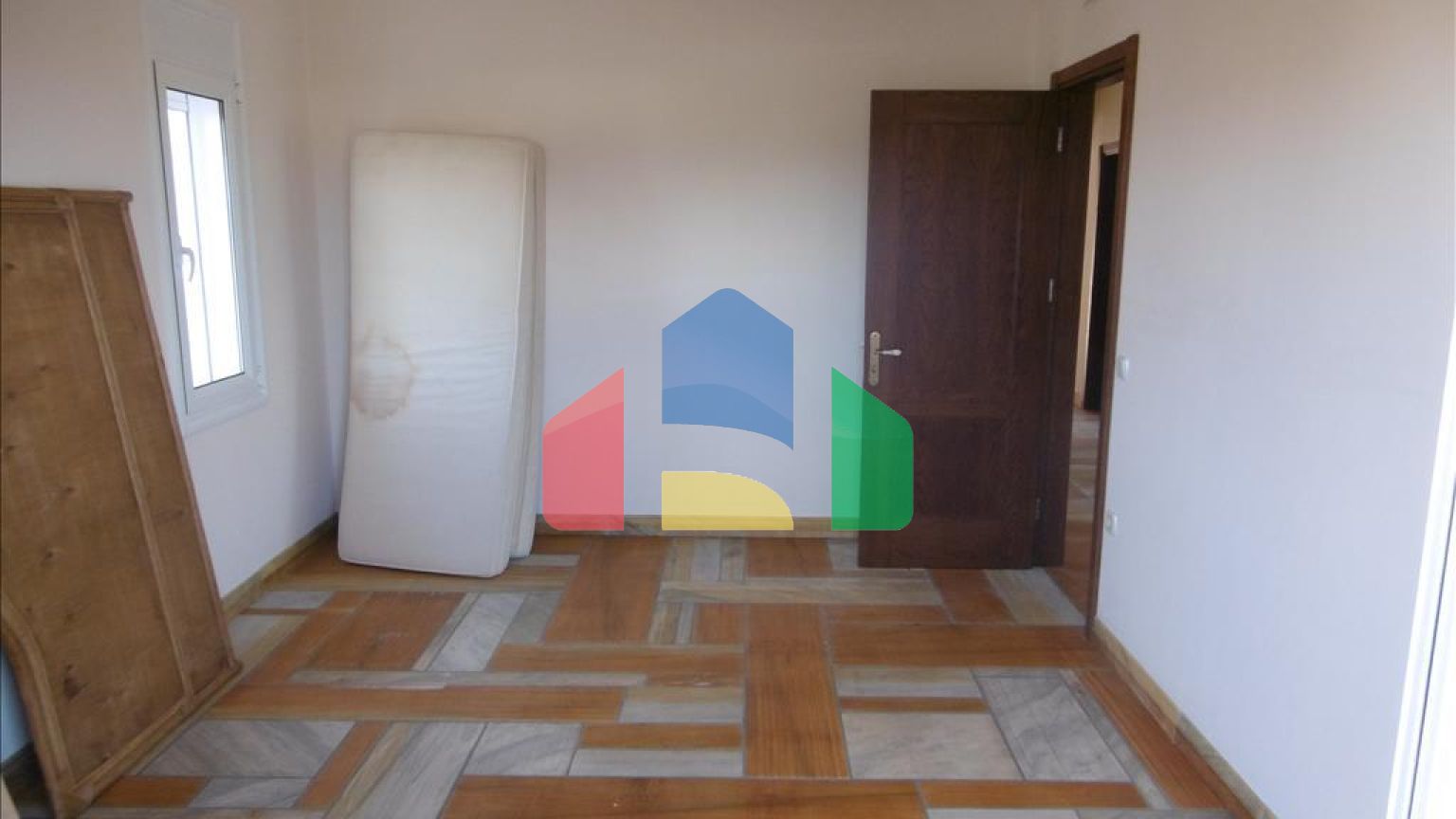 Продаж - Котедж 420 m² Евія