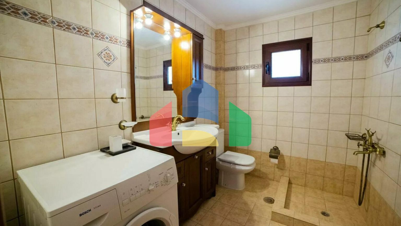 Продаж - Котедж 180 m² Евія