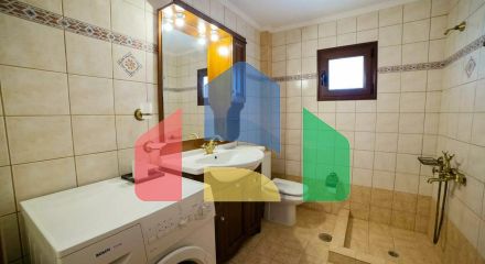 Продаж - Котедж 180 m² Евія