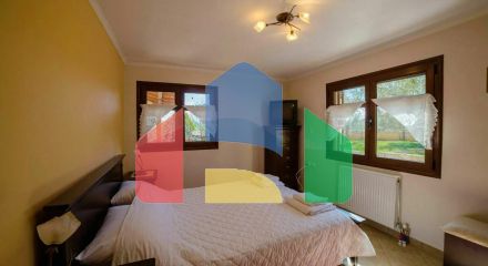 Продаж - Котедж 180 m² Евія