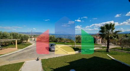 Продаж - Котедж 180 m² Евія