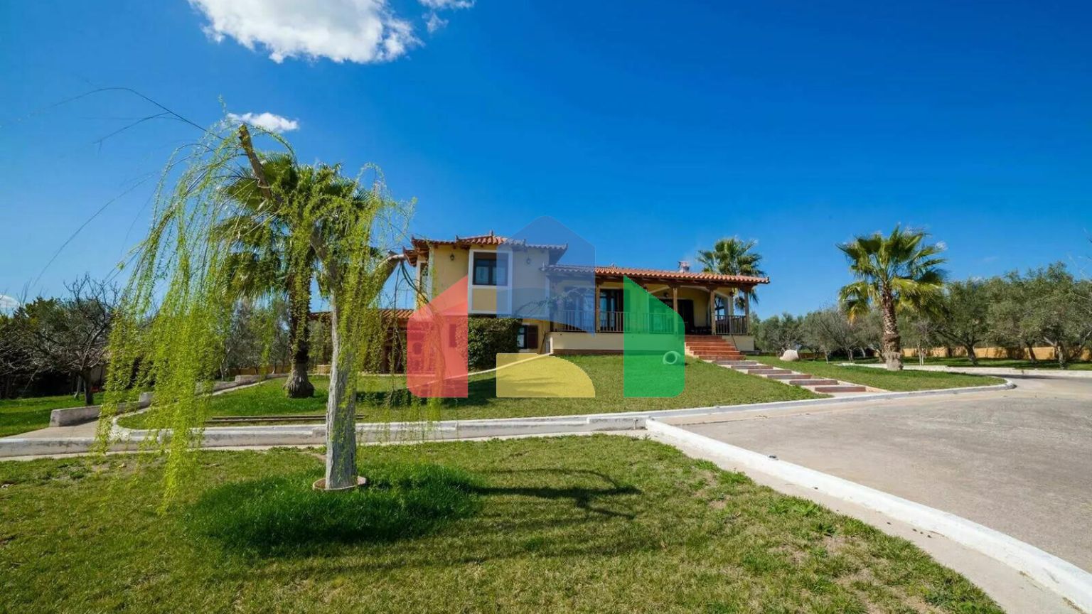 Продаж - Котедж 180 m² Евія