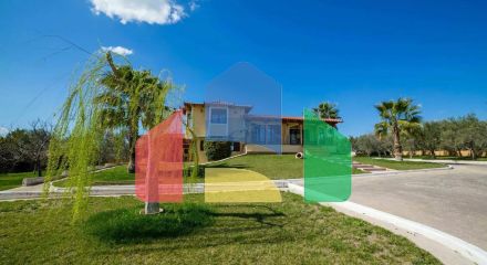 Продаж - Котедж 180 m² Евія