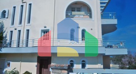 Продаж - Котедж 430 m² Евія