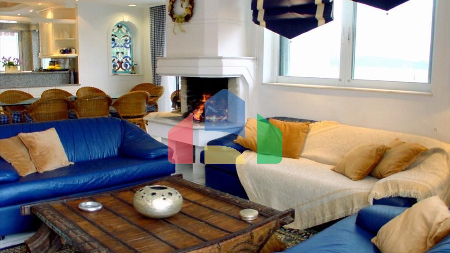 Продаж - Вілла 550 m² Евія