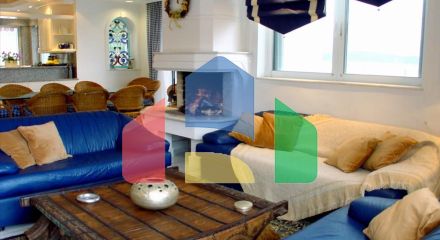 Продаж - Вілла 550 m² Евія