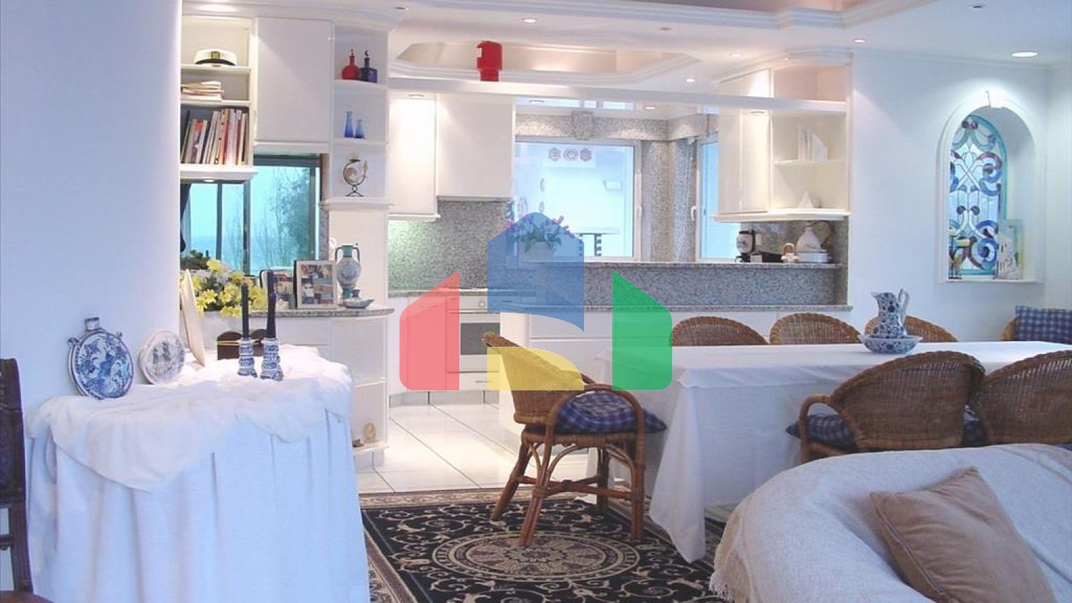 Продаж - Вілла 550 m² Евія