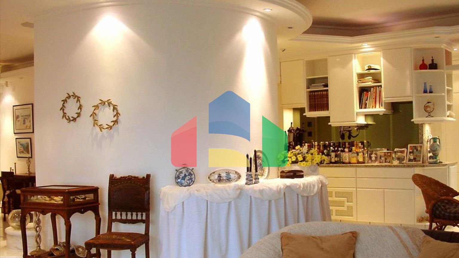 Продаж - Вілла 550 m² Евія