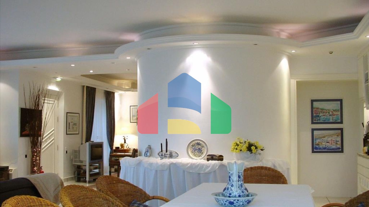 Продаж - Вілла 550 m² Евія