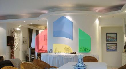 Продаж - Вілла 550 m² Евія