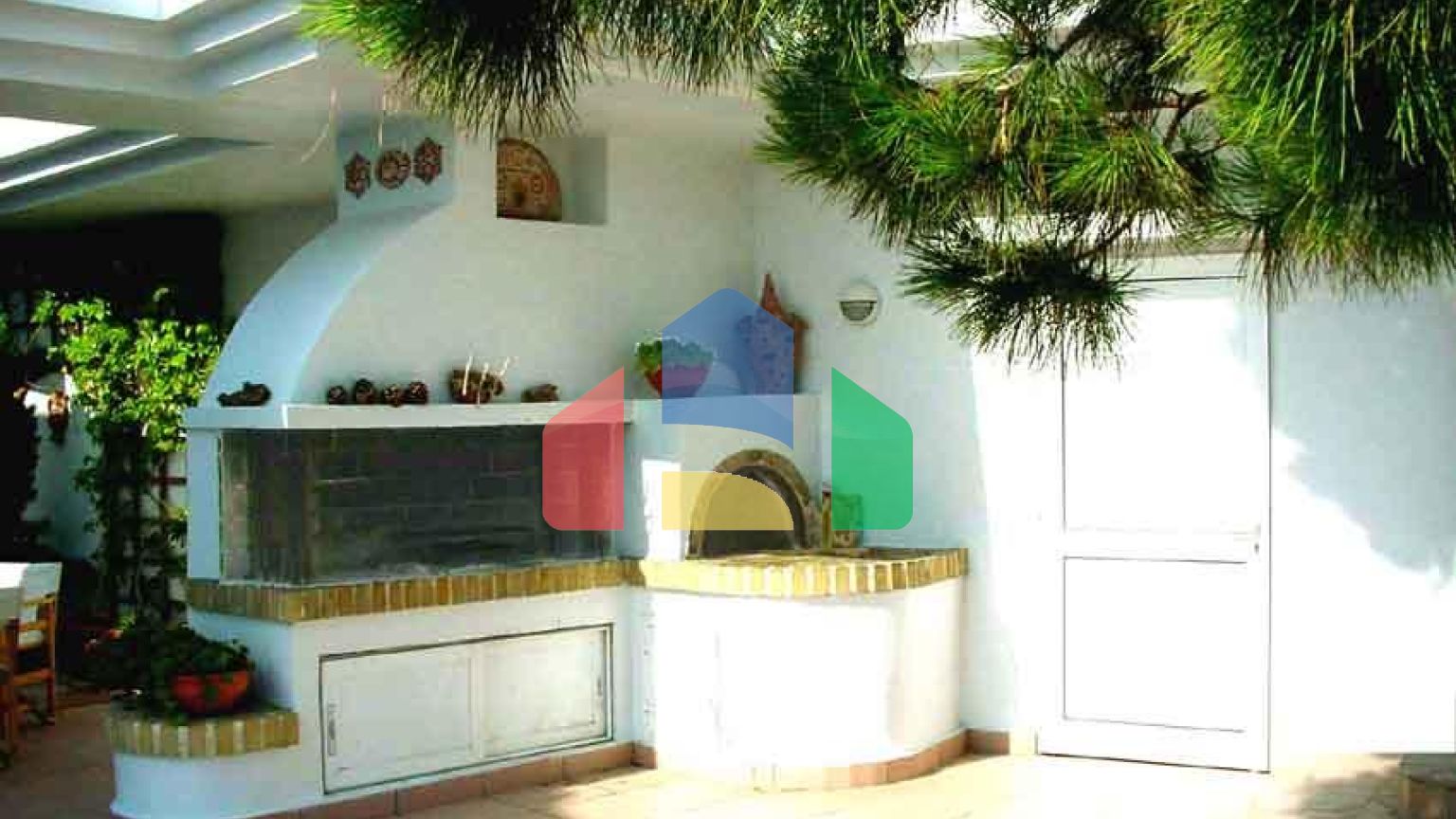 Продаж - Вілла 550 m² Евія