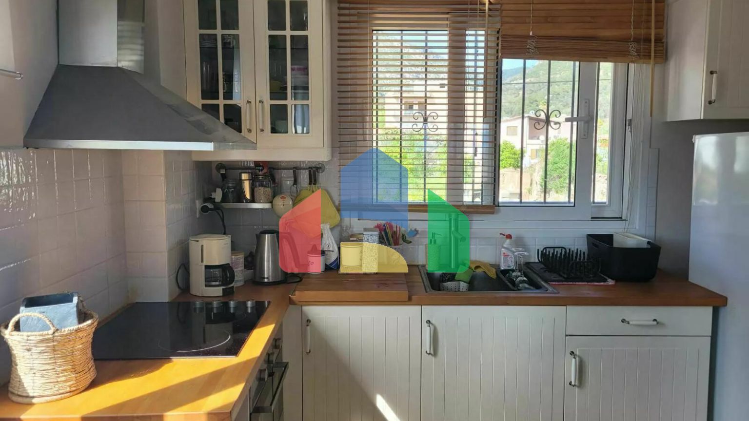 Продаж - Котедж 184 m² Евія