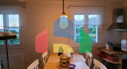 Продаж - Котедж 184 m² Евія