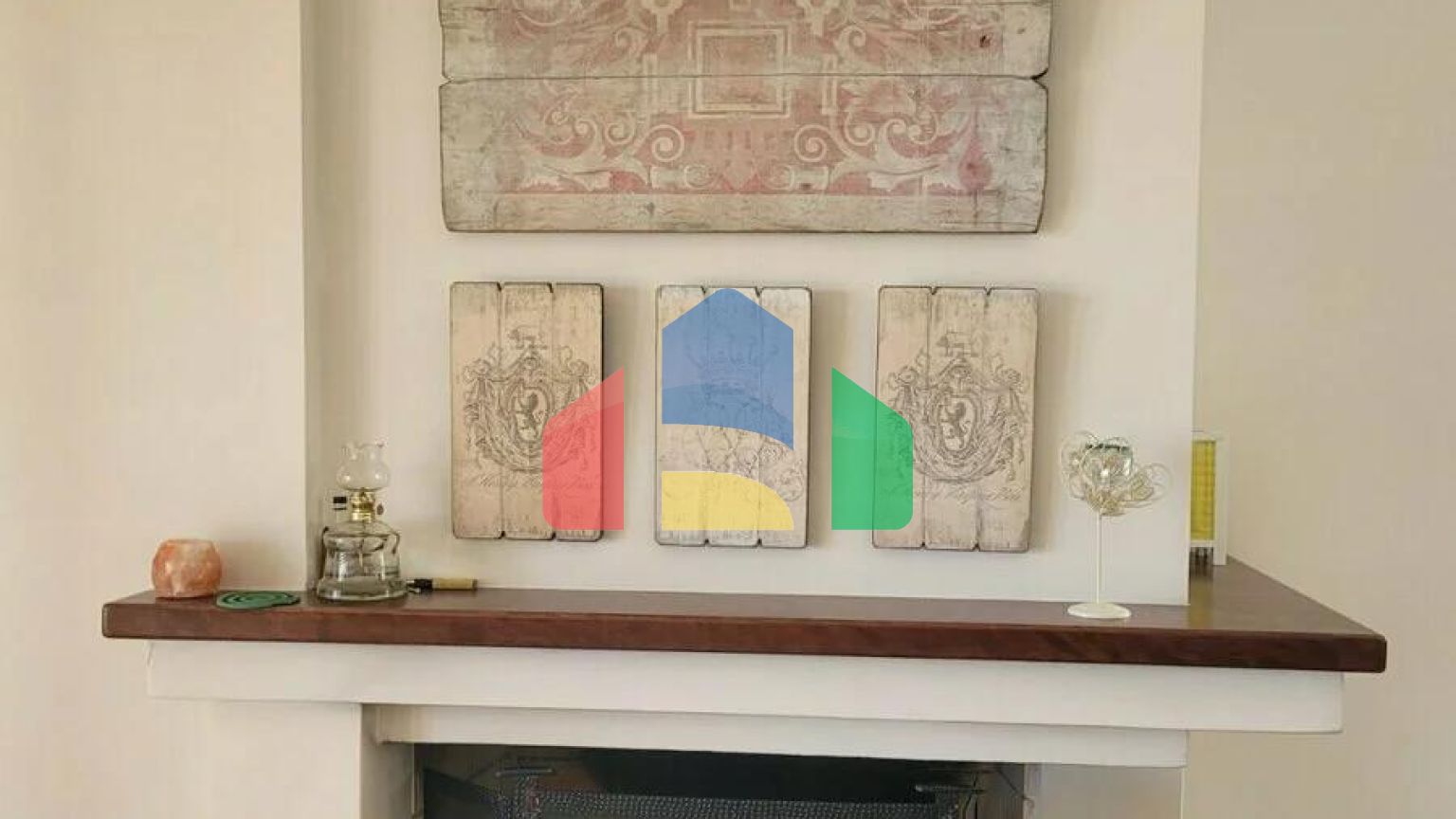 Продаж - Котедж 184 m² Евія