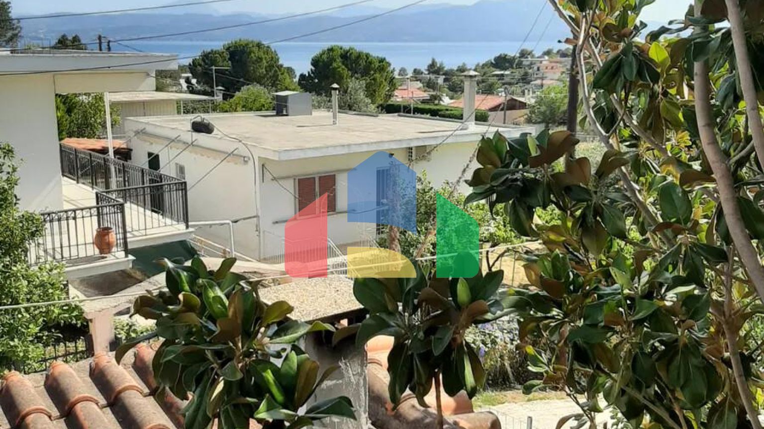 Продаж - Таунхаус 130 m² Евія