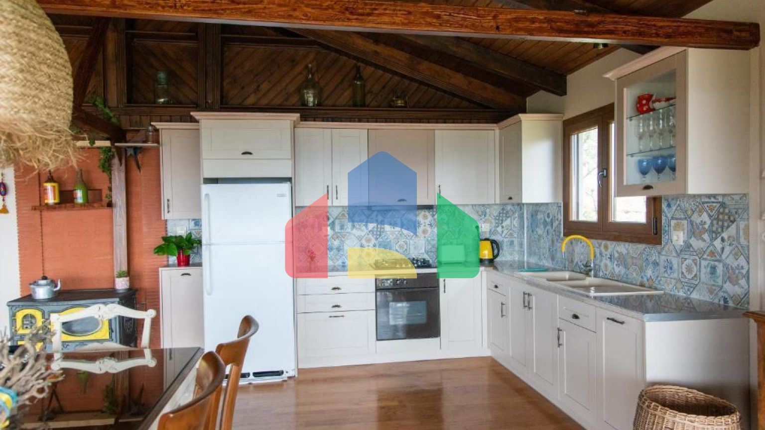 Продаж - Котедж 120 m² Евія