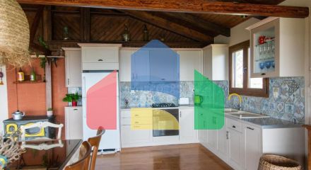 Продаж - Котедж 120 m² Евія