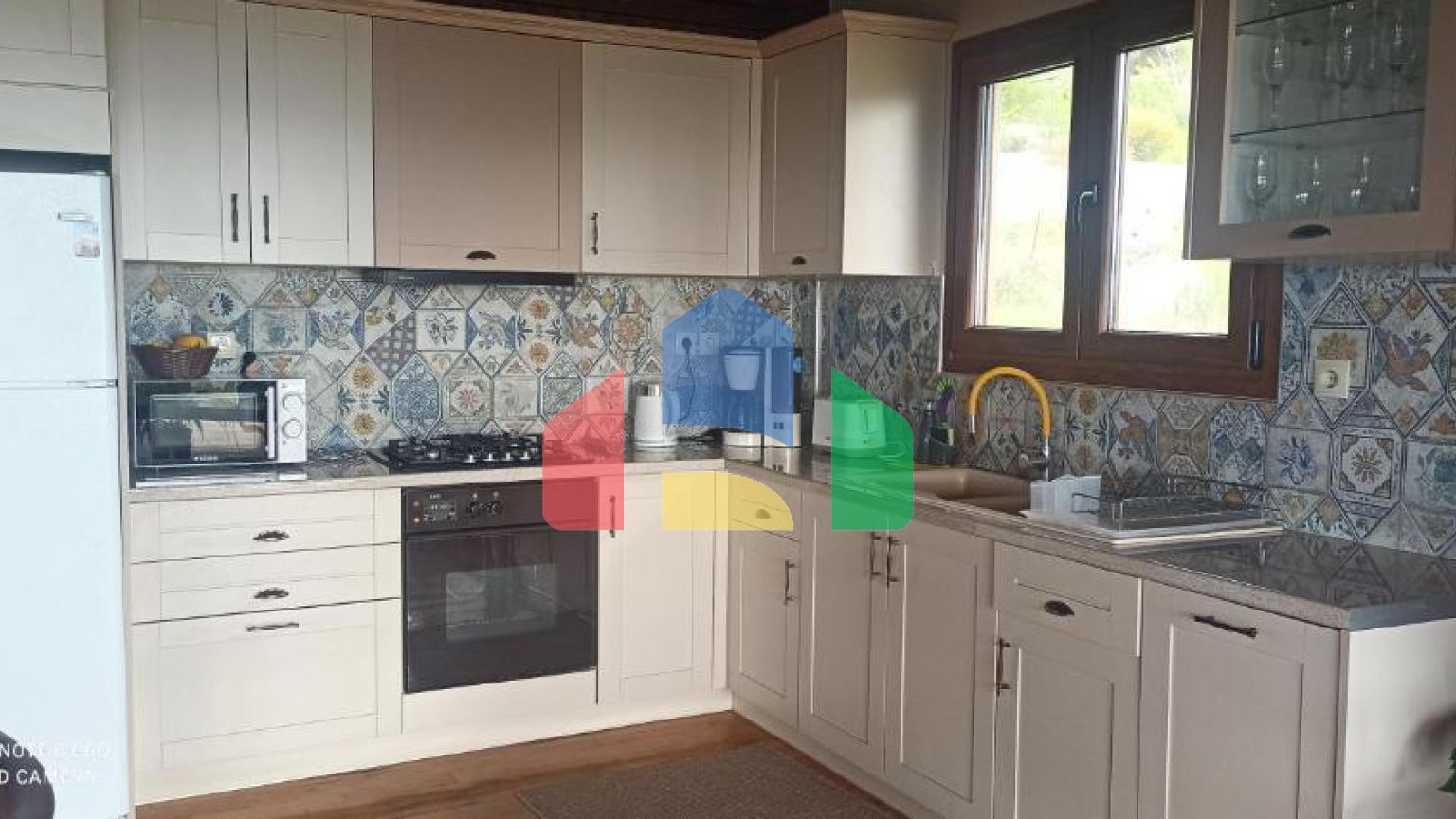 Продаж - Котедж 120 m² Евія