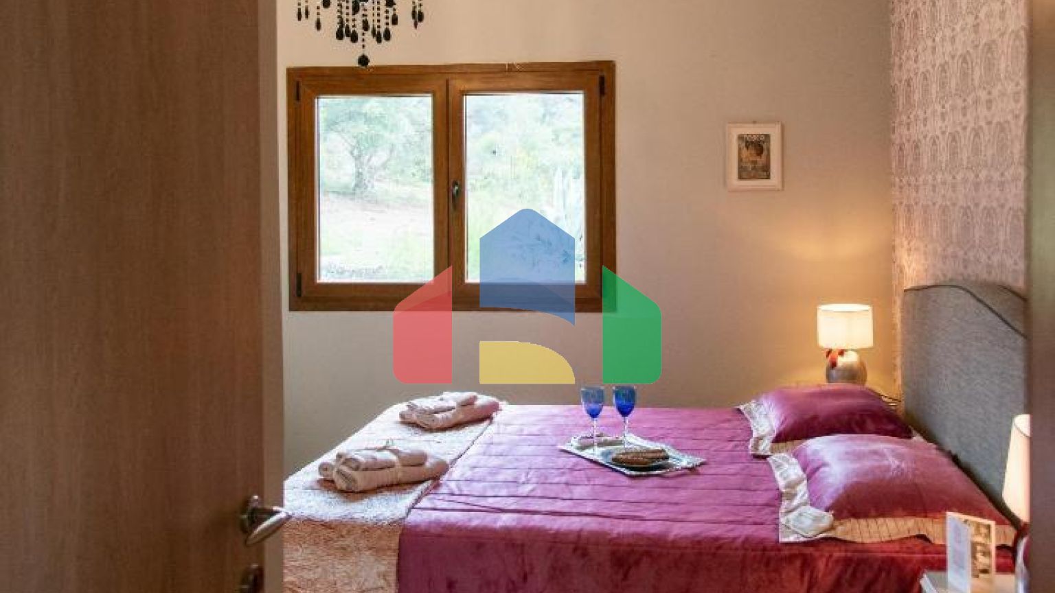 Продаж - Котедж 120 m² Евія