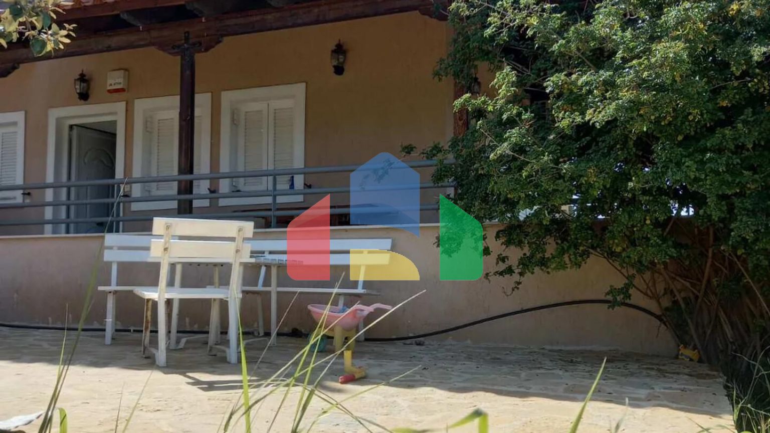 Продаж - Котедж 220 m² Евія