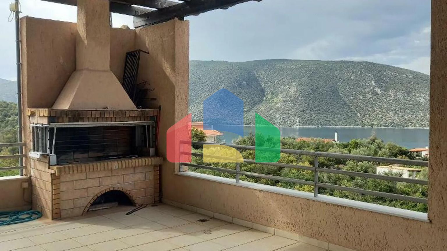 Продаж - Котедж 220 m² Евія