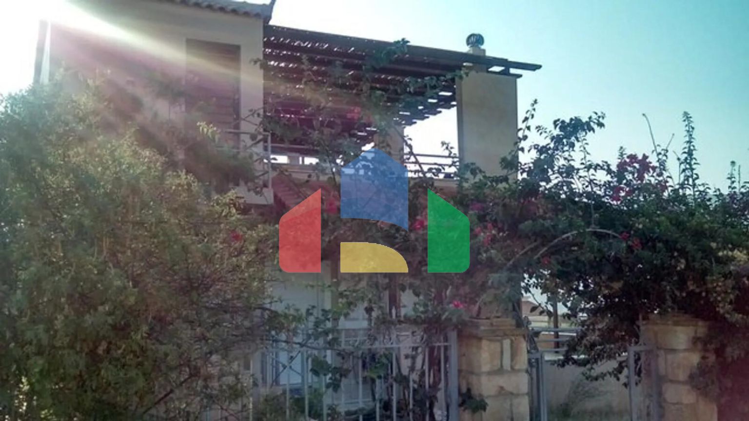 Продаж - Котедж 220 m² Евія