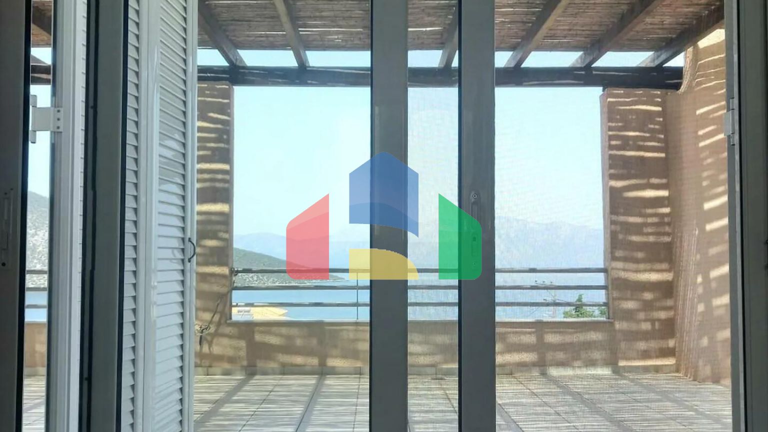 Продаж - Котедж 220 m² Евія