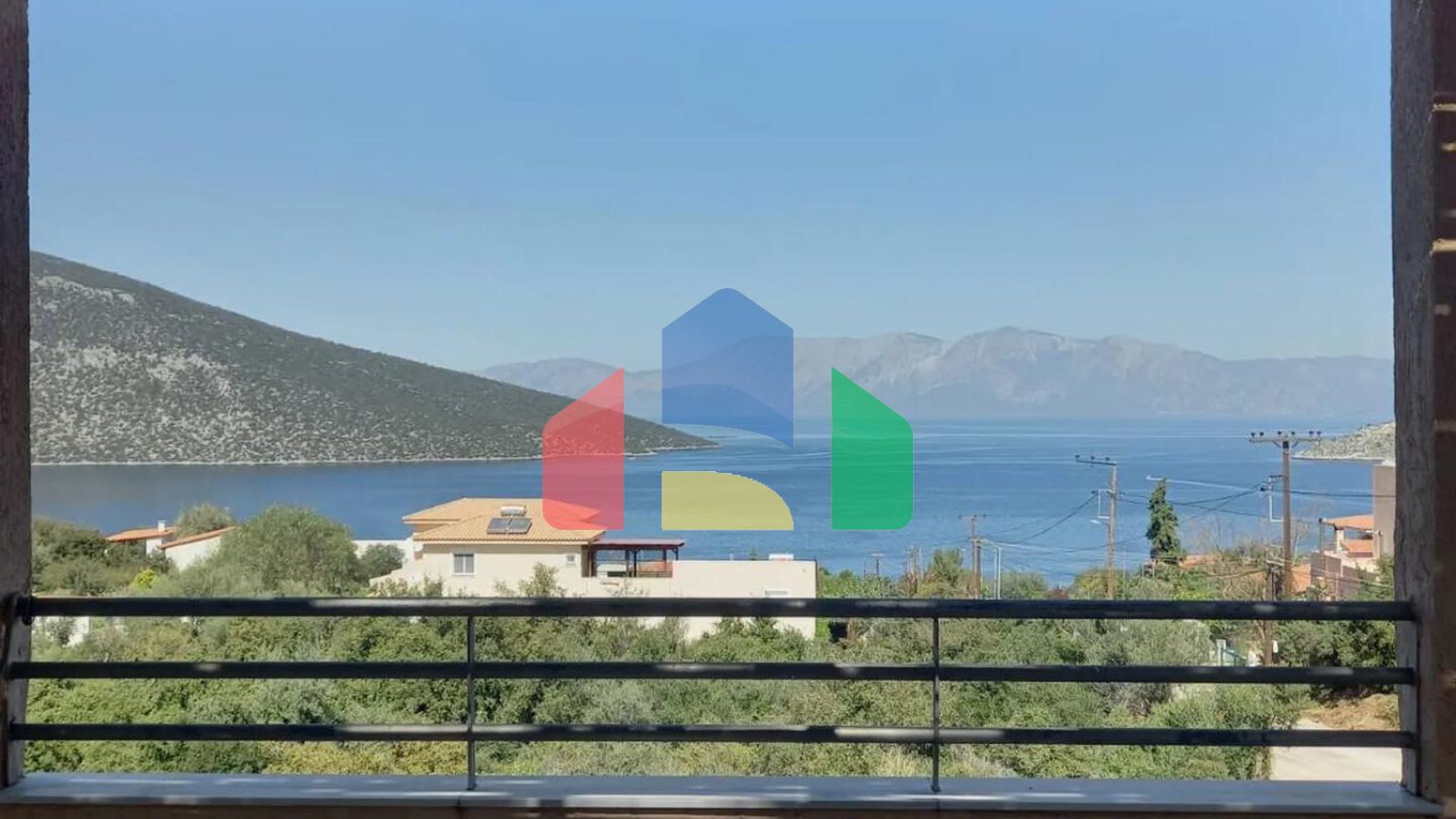 Продаж - Котедж 220 m² Евія