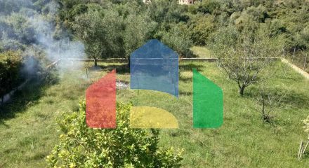 Продаж - Котедж 220 m² Евія