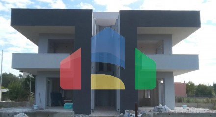 Продаж - Котедж 240 m² в Халкидіках