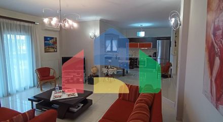 Продаж - Котедж 256 m² в Халкидіках