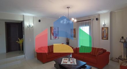 Продаж - Котедж 256 m² в Халкидіках