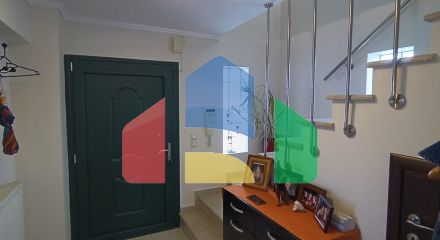 Продаж - Котедж 256 m² в Халкидіках