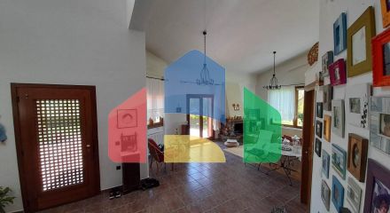 Продаж - Котедж 180 m² в Халкидіках
