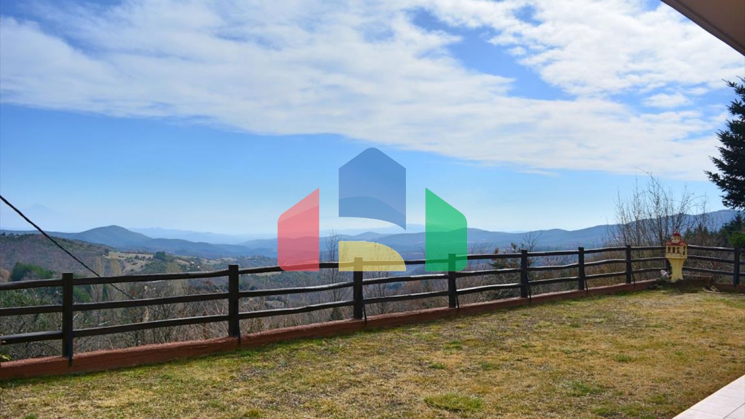 Продаж - Котедж 250 m² в Халкидіках