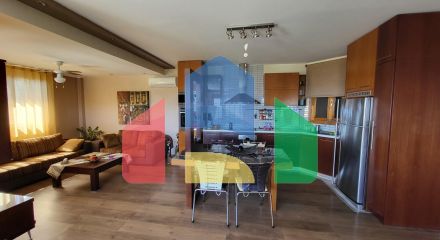 Продаж - Котедж 240 m² в Халкидіках