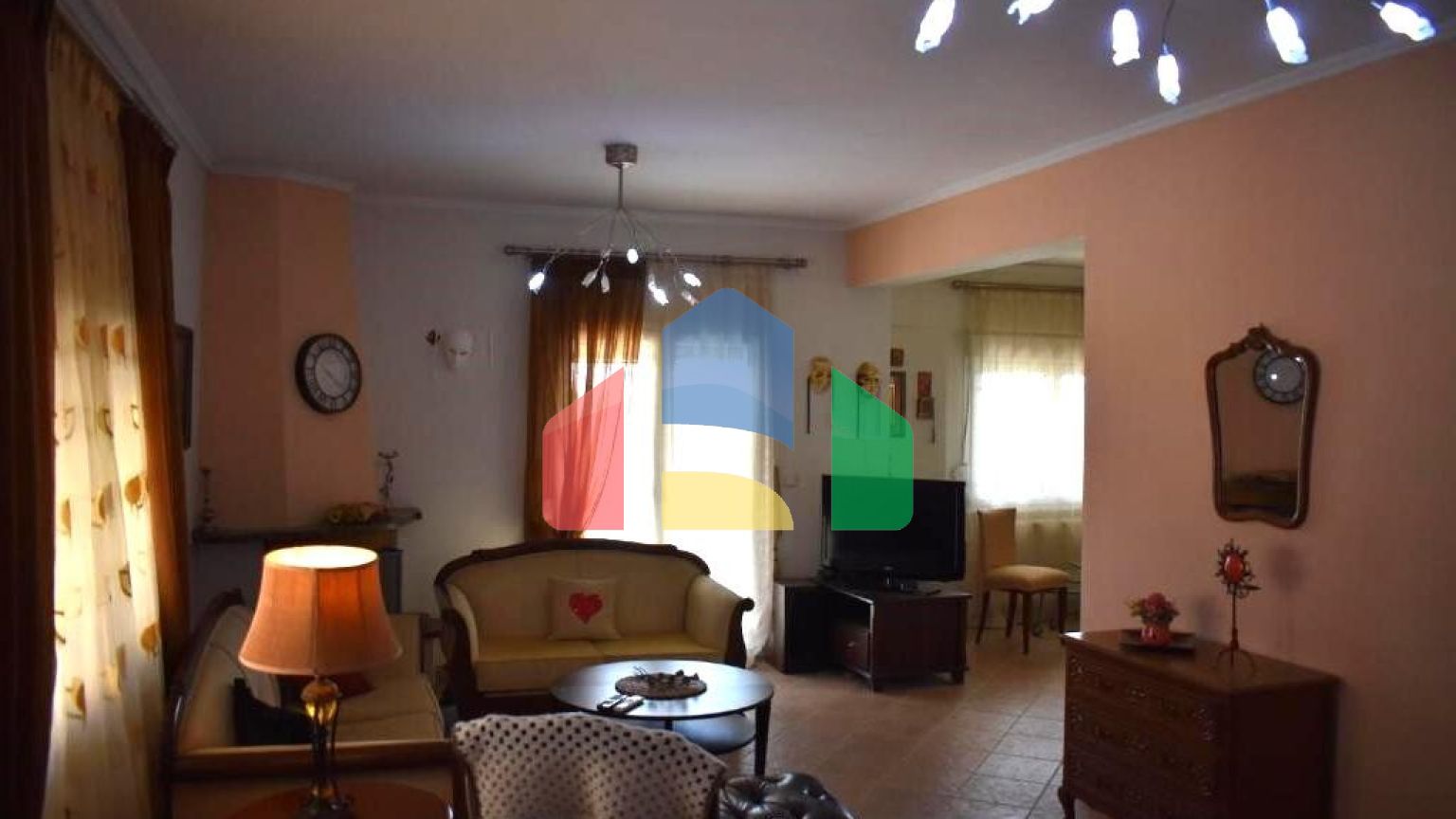 Продаж - Котедж 274 m² в Халкидіках