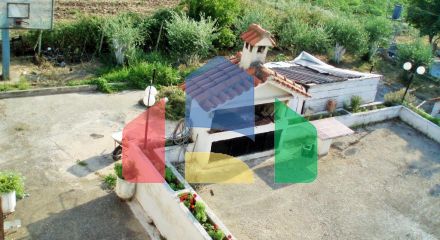 Продаж - Котедж 300 m² в Халкидіках