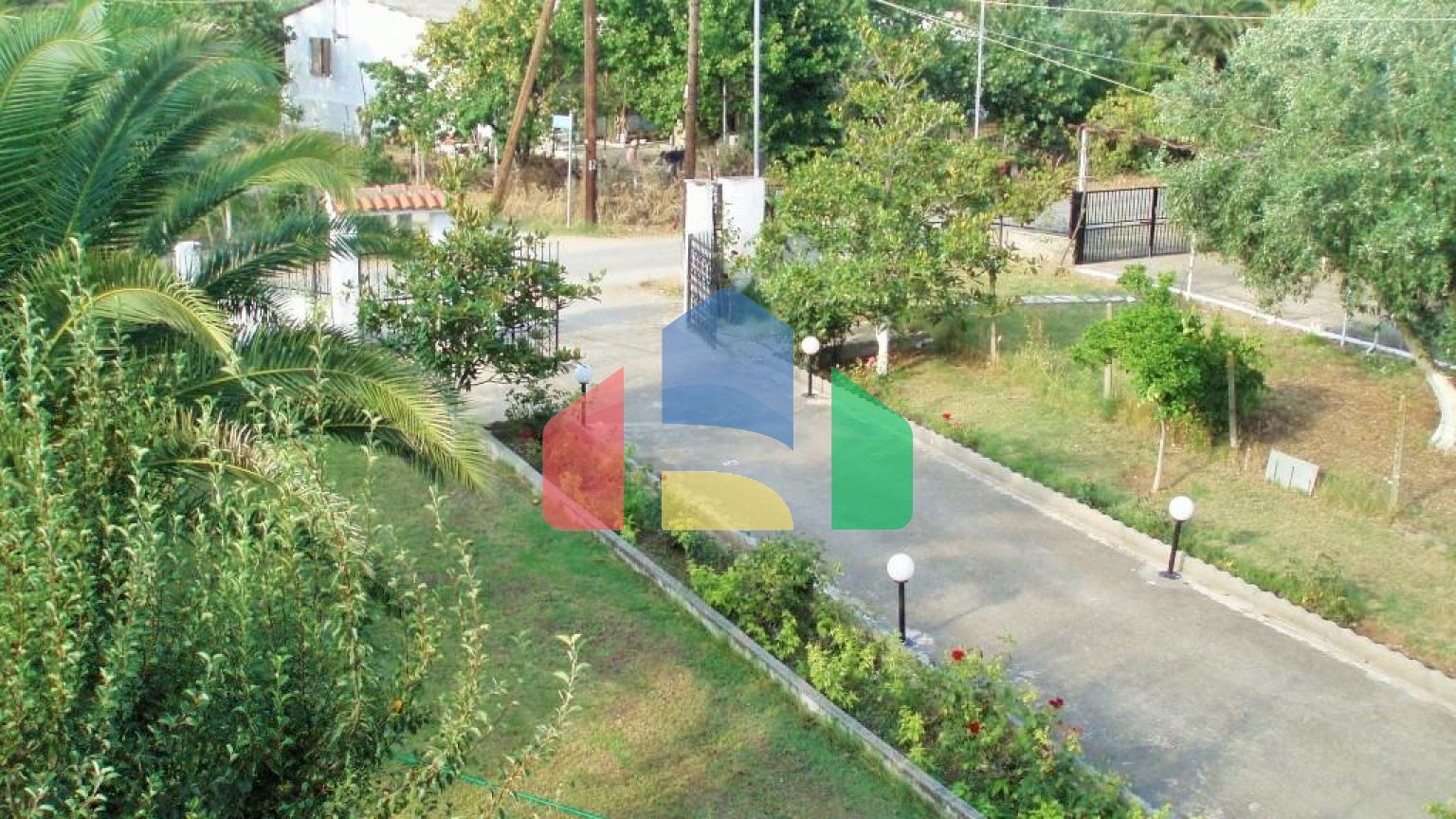 Продаж - Котедж 300 m² в Халкидіках