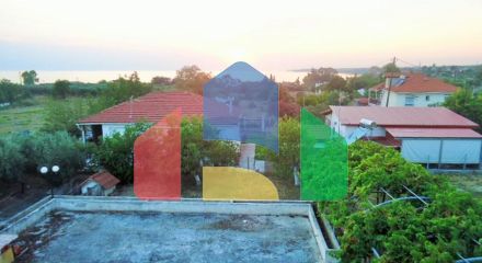 Продаж - Котедж 300 m² в Халкидіках